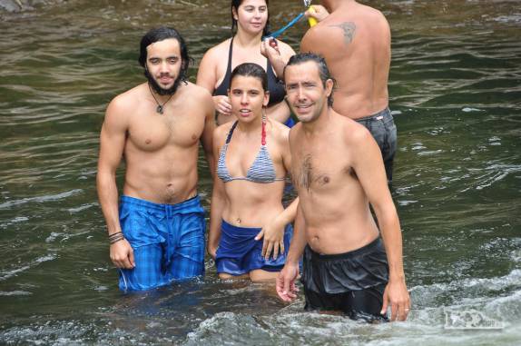 Com o sobrinho João Pedro e a Bruna na trilha do Rio do Boi, em Praia Grande, em Santa Catarina